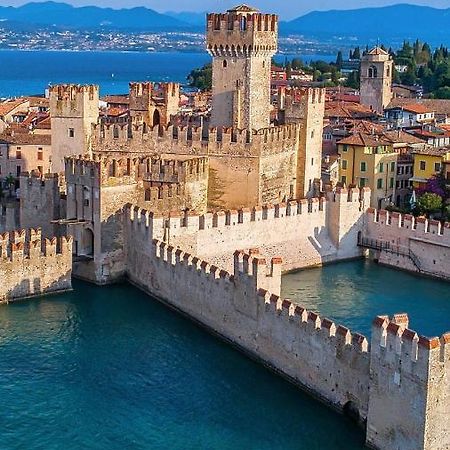 Paganini Suites And Apartments Sirmione Bagian luar foto