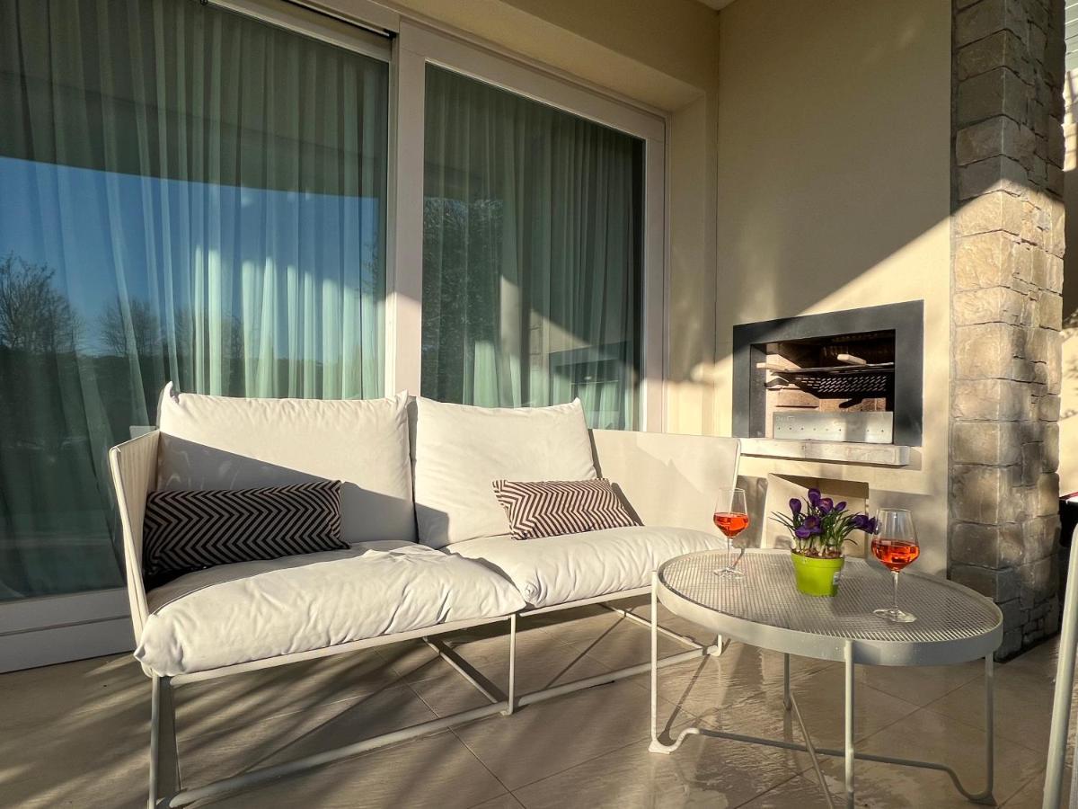 Paganini Suites And Apartments Sirmione Bagian luar foto