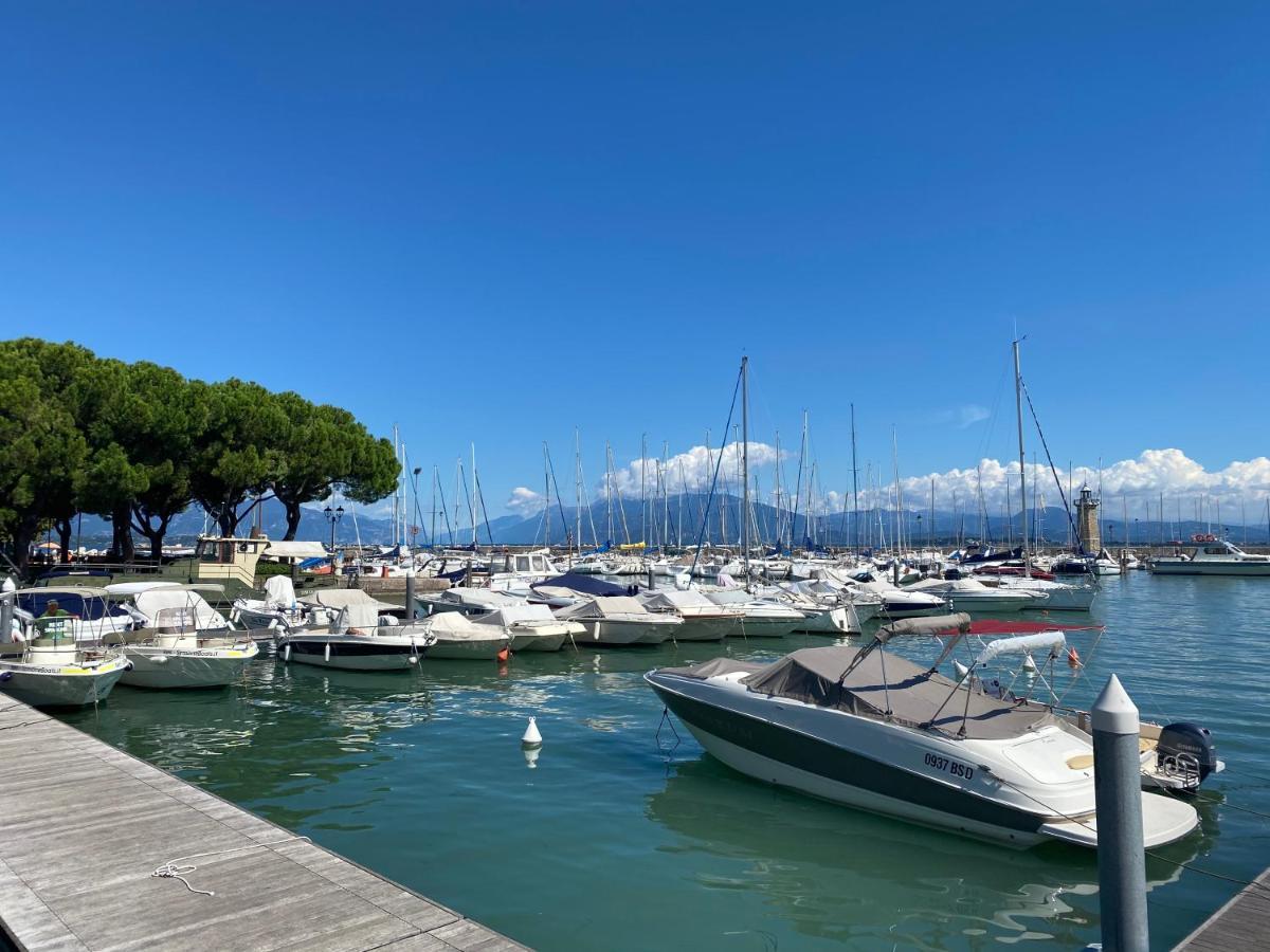 Paganini Suites And Apartments Sirmione Bagian luar foto