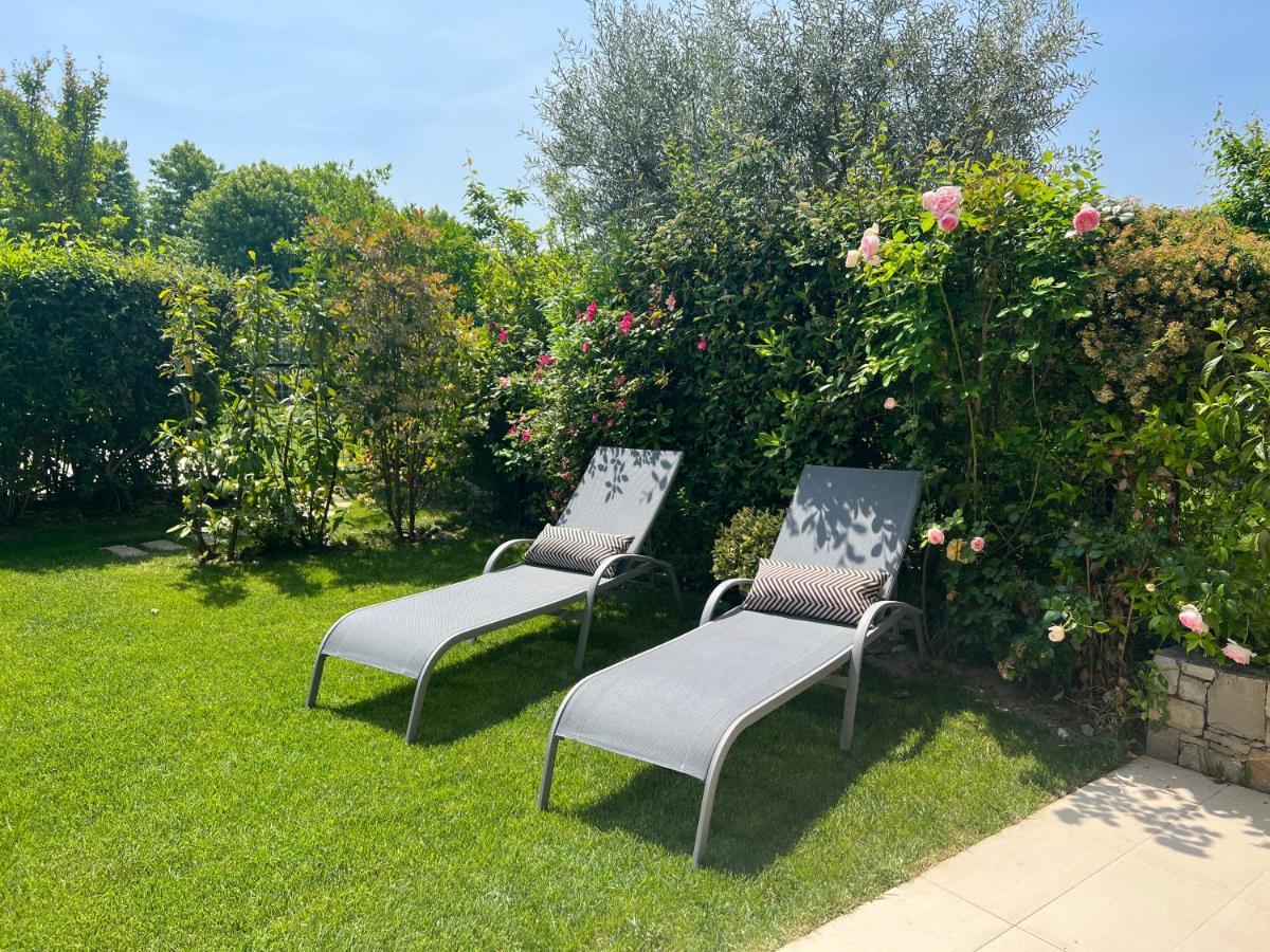 Paganini Suites And Apartments Sirmione Bagian luar foto