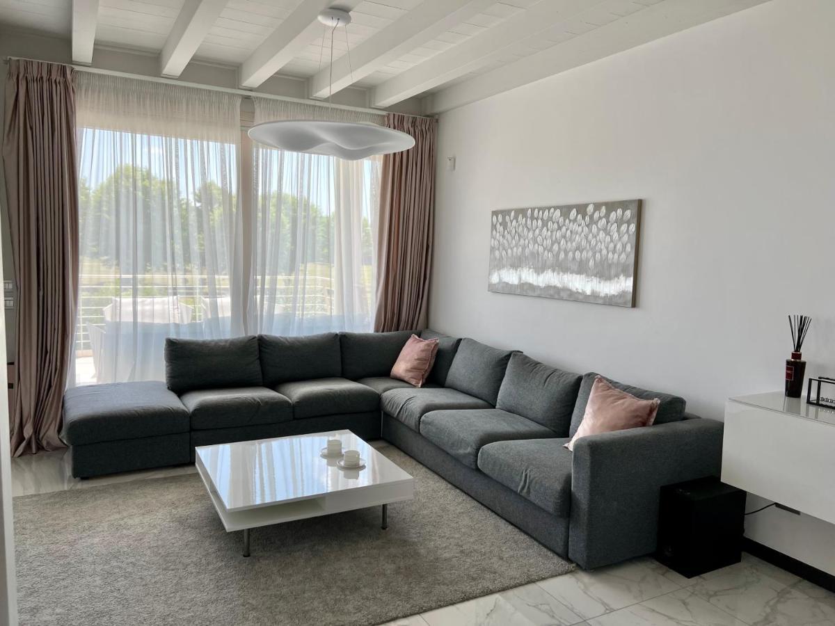 Paganini Suites And Apartments Sirmione Bagian luar foto