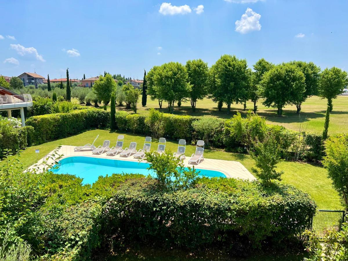Paganini Suites And Apartments Sirmione Bagian luar foto
