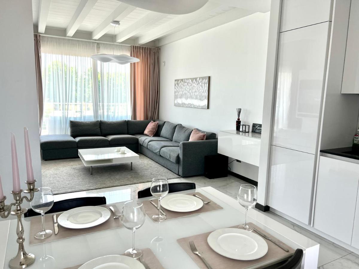 Paganini Suites And Apartments Sirmione Bagian luar foto