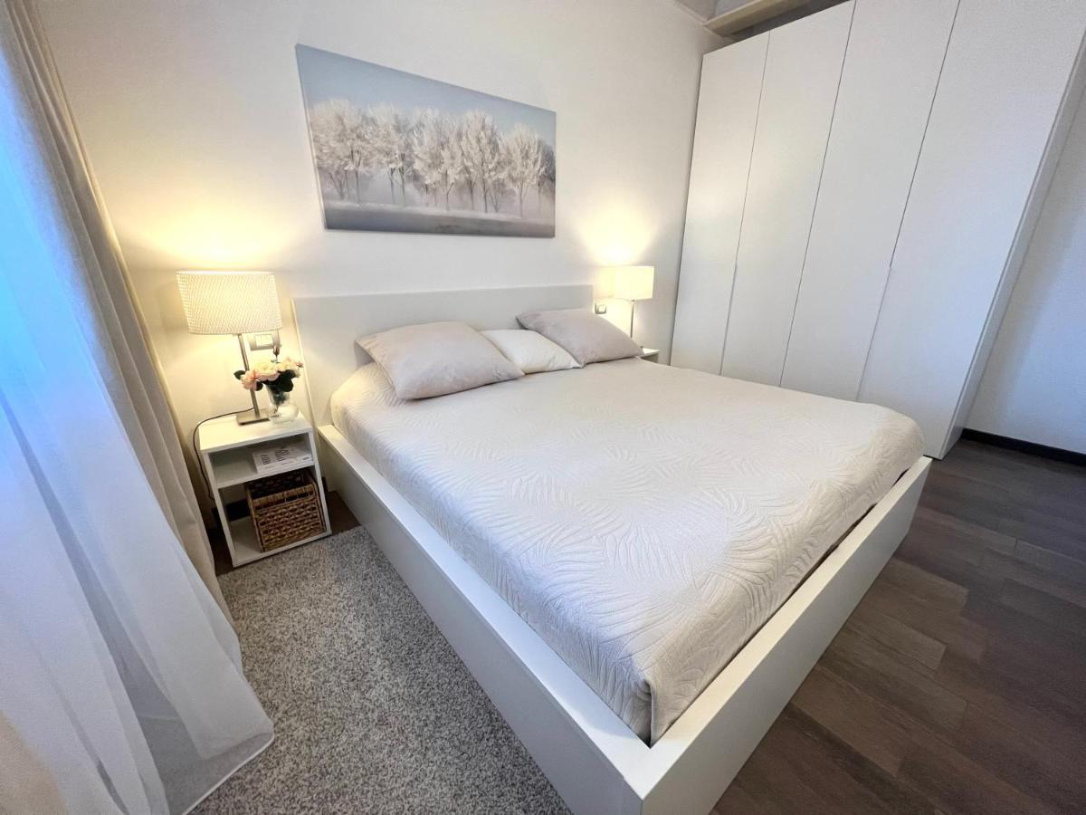 Paganini Suites And Apartments Sirmione Bagian luar foto