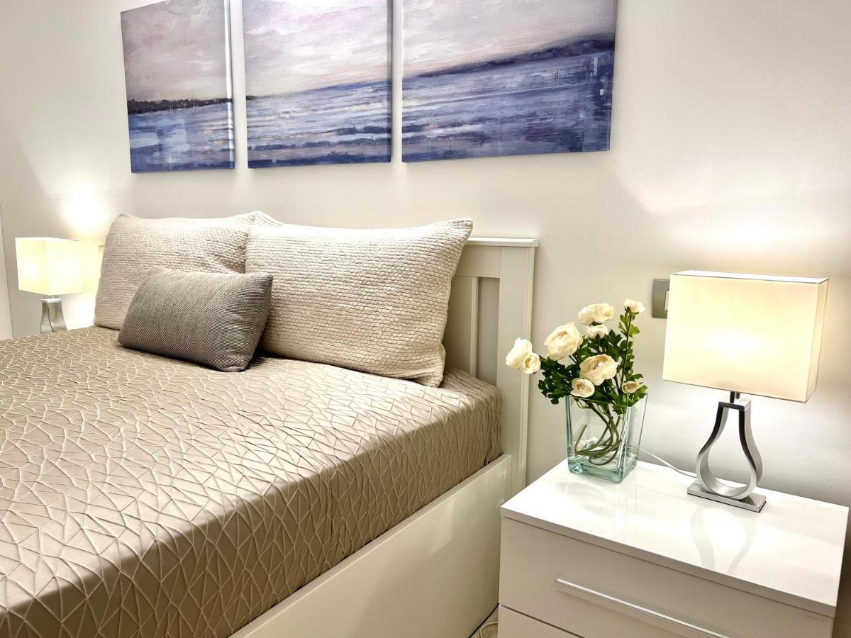 Paganini Suites And Apartments Sirmione Bagian luar foto