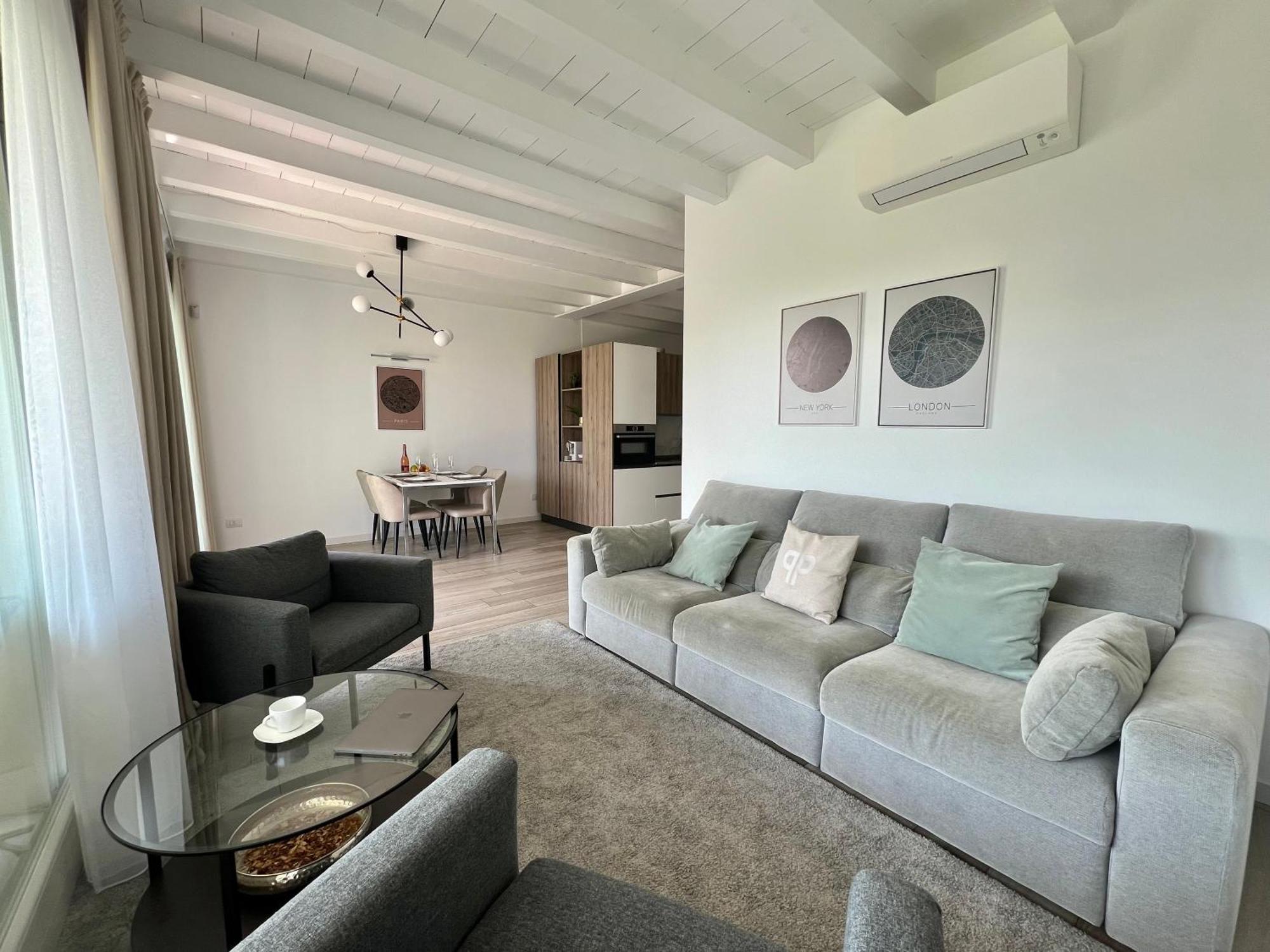 Paganini Suites And Apartments Sirmione Bagian luar foto