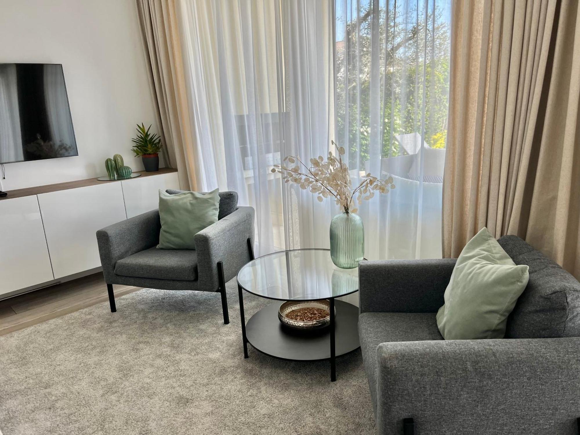 Paganini Suites And Apartments Sirmione Bagian luar foto