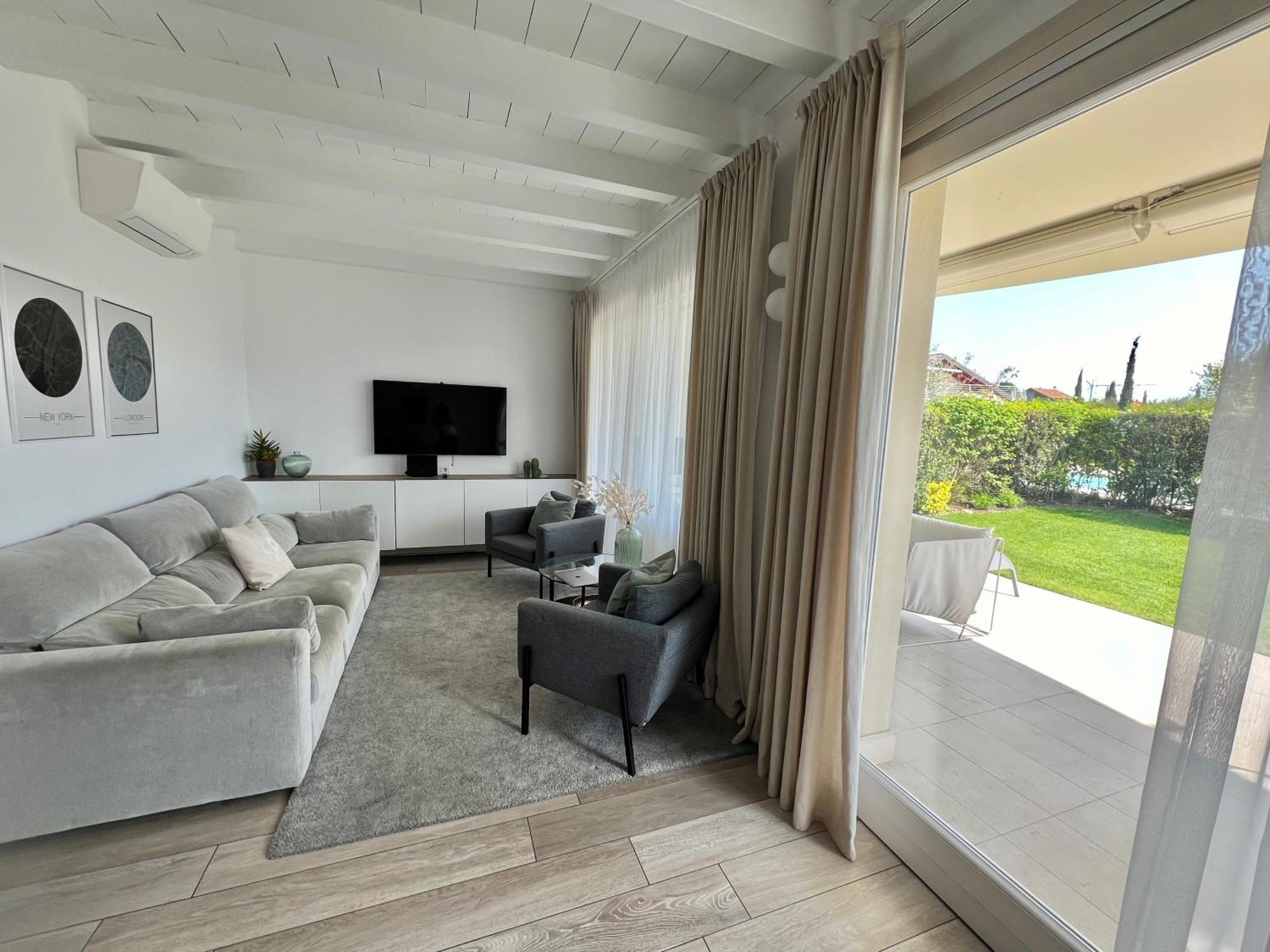 Paganini Suites And Apartments Sirmione Ruang foto